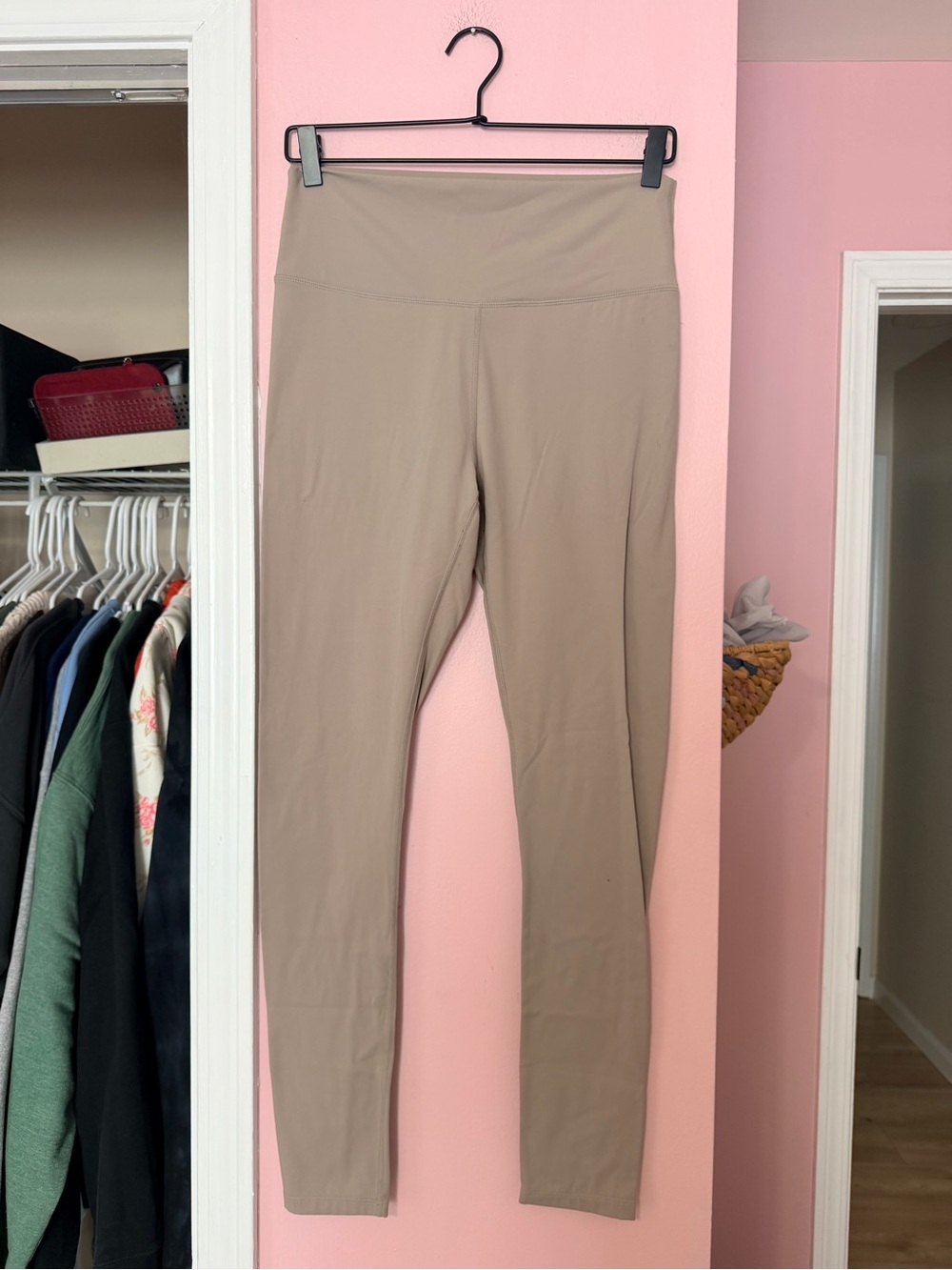 High-Waist Neutral Leggings - Women Pants